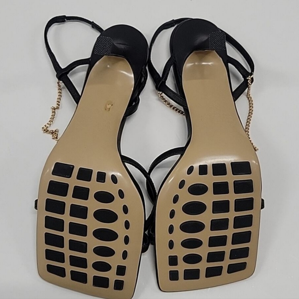 Alias Mae Levi Heels - Picture 11 of 13